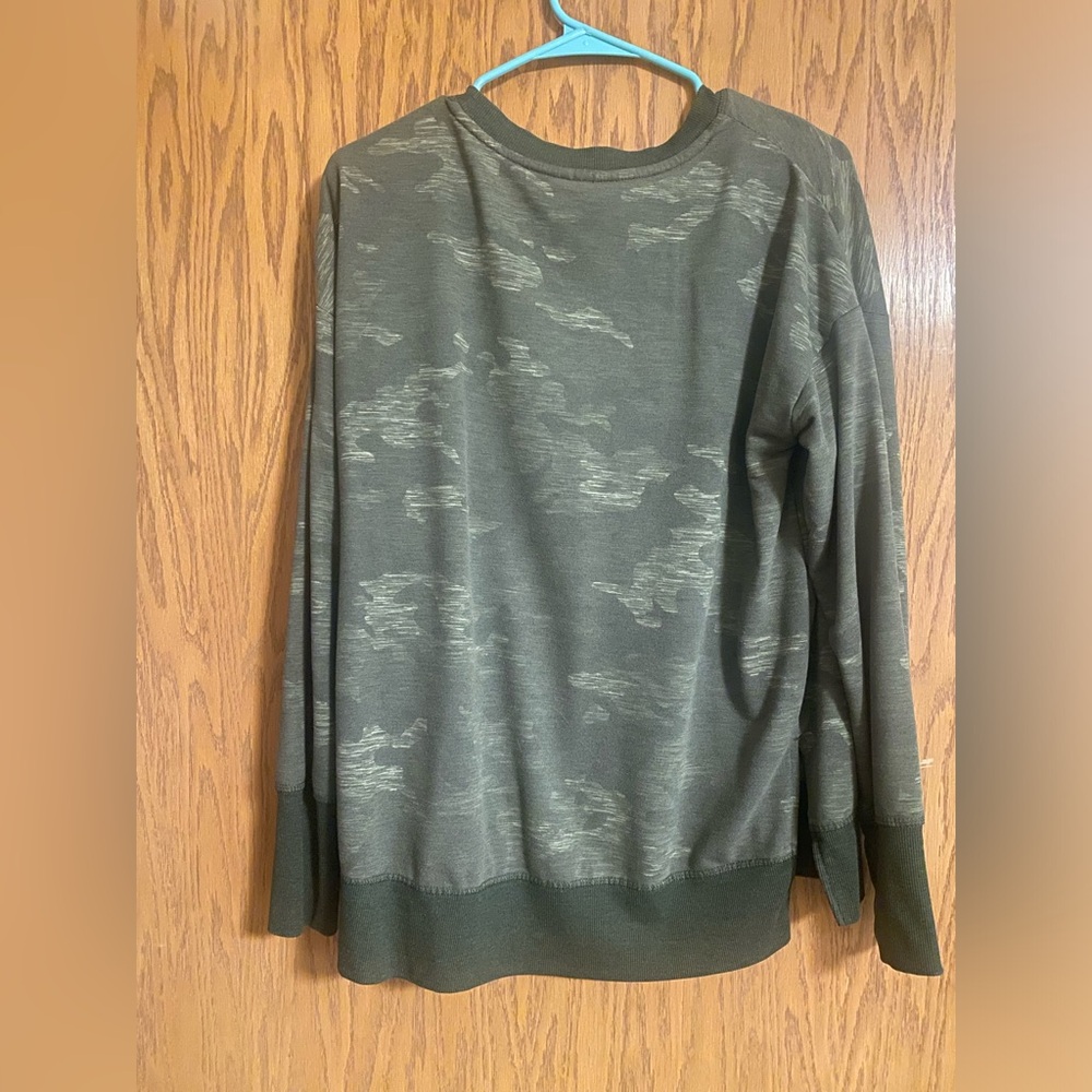 Camo Top - Picture 2 of 2